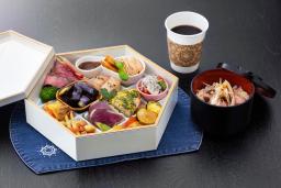 ＪＲ四国の観光列車で食べられる、高知の食材をフレンチ風にアレンジした弁当