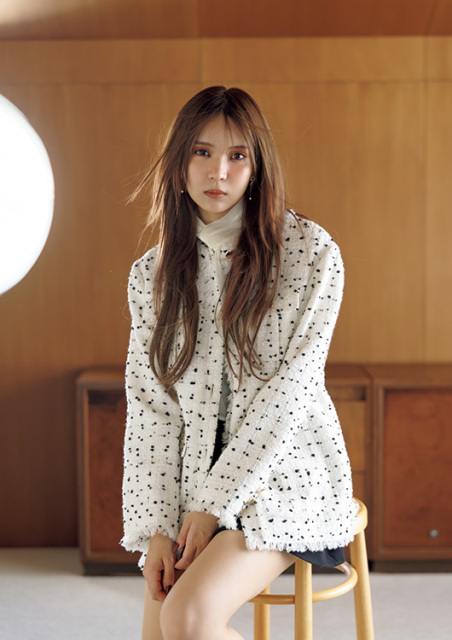 5日発売『andGIRL』秋号に登場する小林由依