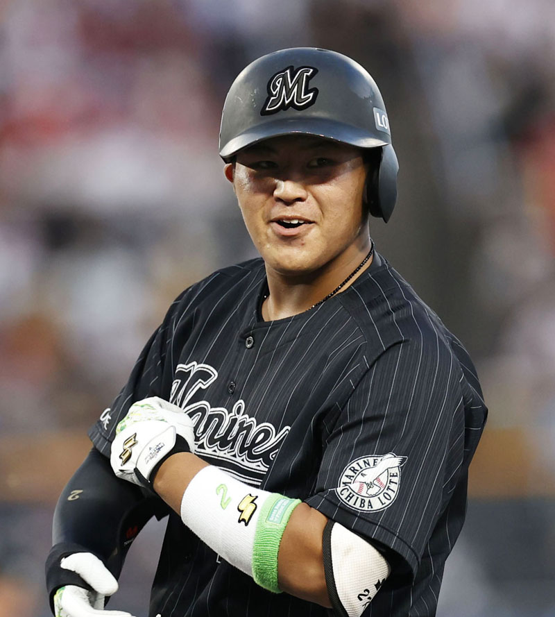 ２回、同点打を放ち笑顔の全パ・松川＝松山（共同）