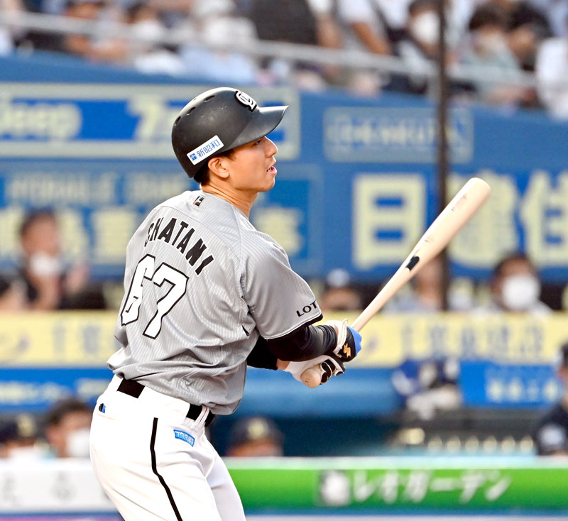 2回千葉ロッテ2死一、二塁、茶谷が中前適時打を放つ