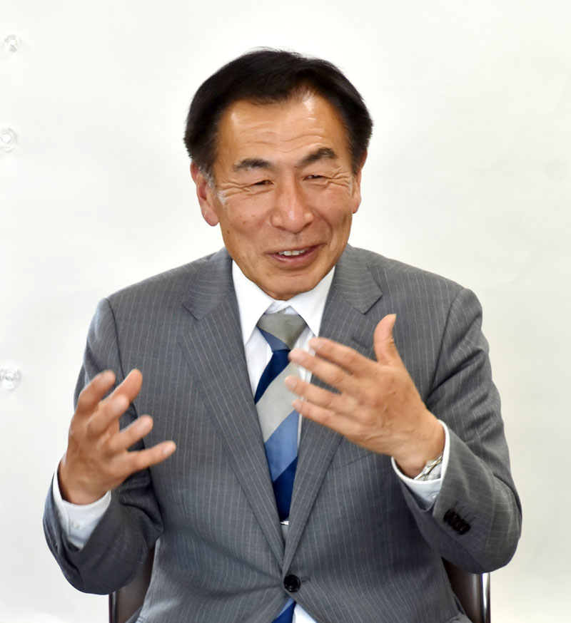 石井嘉隆氏