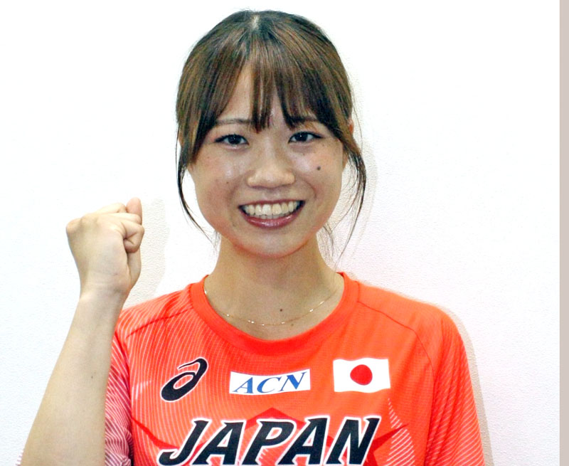 念願の世界陸上出場を前に意気込みを語った矢来さん=千葉市美浜区