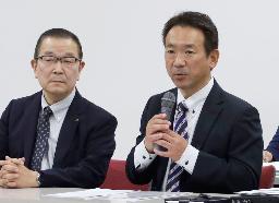 　神戸市の有識者会議に出席した神戸徳洲会病院の尾野亘院長（右）＝６日