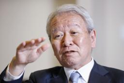 インタビューに答える国際協力機構の田中明彦理事長