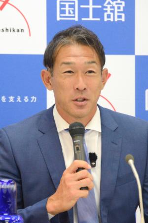 <p>　記者会見する陸上男子の右代啓祐＝８日、東京都世田谷区</p>
