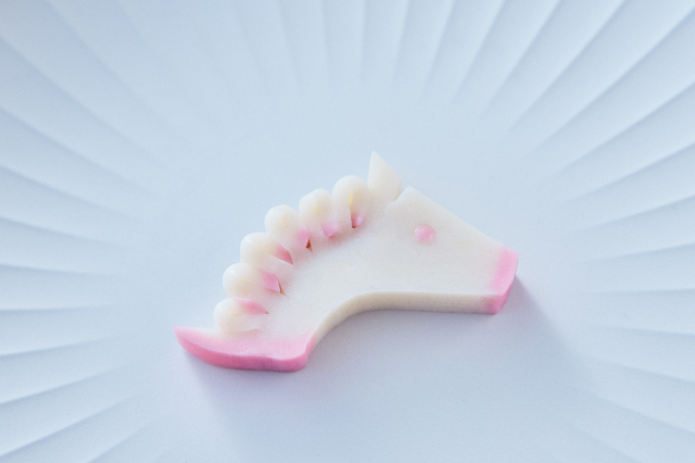 2026年の干支「午」飾り切り（画像提供：鈴廣かまぼこ株式会社 ）