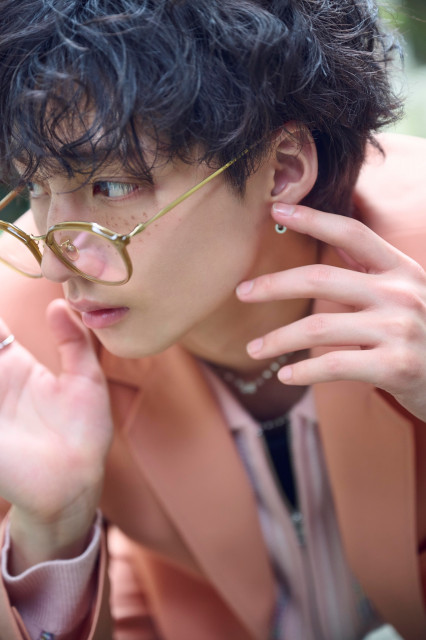 『志賀李玖1st写真集』（仮）発売