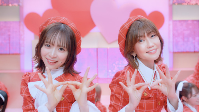 「セシル」で倉野尾成美とWセンターを務める松本伊代（C）AKB48