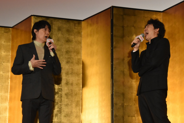 『映画ラストマン -FIRST LOVE-』新春ファースト舞台あいさつに参加した（左から）福山雅治、大泉洋 （C）ORICON NewS inc.