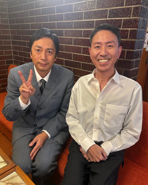 『令和に官能小説作ってます』に出演するチュートリアル（左から）徳井義実、福田充徳（C）「令和に官能小説作ってます」製作委員会