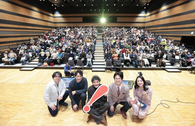 奈良で「歴史探偵ファンミーティング 豊臣兄弟！コラボ」開催（左から） 荻野昌樹氏（『歴史探偵』番組デスク）、迫田孝也、山口馬木也、河合敦氏、塩崎実央アナウンサー（※崎＝たつさき）（写真提供：NHK）