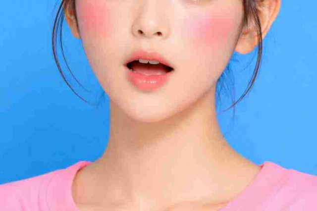 血色盛りチーク