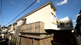 8日放送『となりのスゴイ家』＝東京・中野区宅の外観（C）BSテレ東