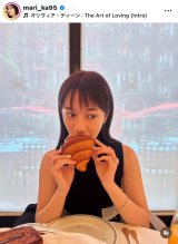 モデル・甲斐まりか、結婚を発表（甲斐まりか公式インスタグラム＠mari_ka95より）