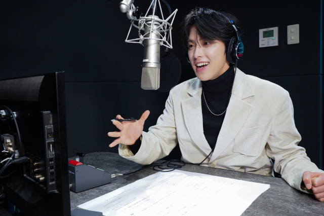 『ザ・コメデュアル 2025』のナレーションを務めるJO1河野純喜（C）吉本興業