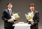 誕生日サプライズに困惑した（左から）樋口幸平、草川拓弥（C）ORICON NewS inc.