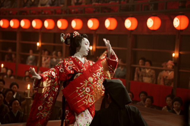 「仮名手本忠臣蔵」上演シーン＝映画『木挽町のあだ討ち』（2月27日公開）（C）2026「木挽町のあだ討ち」製作委員会