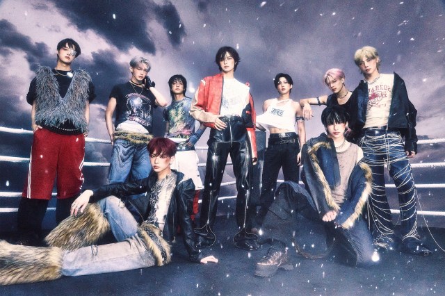 『第67回日本レコード大賞』にて「特別国際音楽賞」を受賞した&TEAM（C）YX LABELS