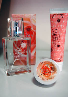 バラ「薫乃」の香りが楽しめるオードトワレ、練り香水、ハンドクリーム