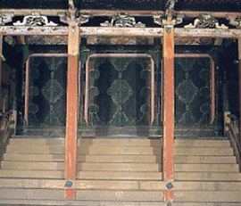 損壊する前の本殿(市ホームページより)