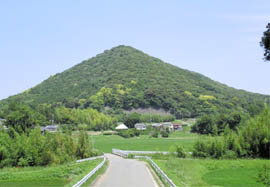 西方から望む鴨川富士