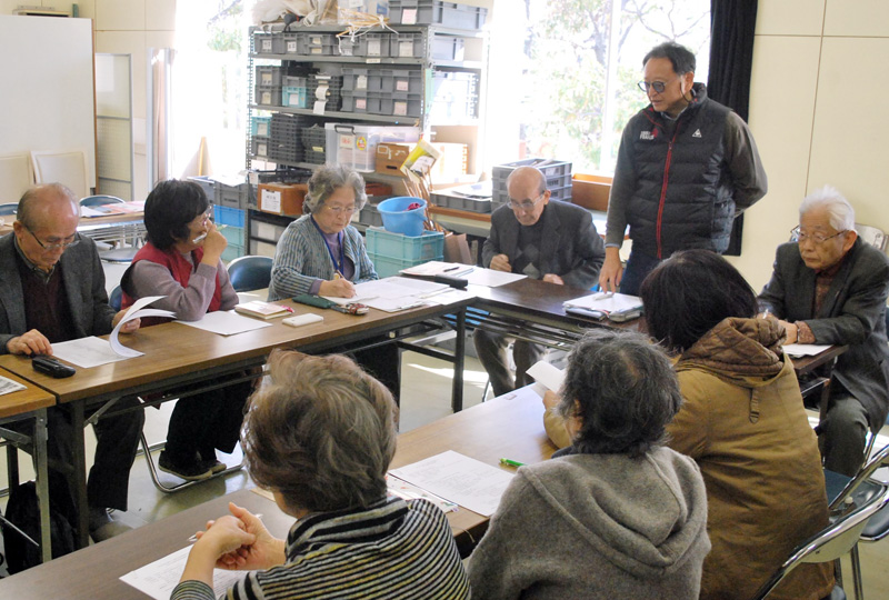 新たな取り組みを始めた加曽利貝塚博物館友の会の理事会=昨年11月30日、同館