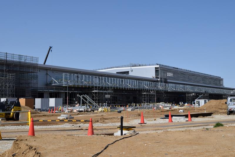 移転先の県花植木センター跡地（成田市）で、２０２１年度中の開場を目指し建設工事が進む新生成田市場（成田市公設地方卸売市場）