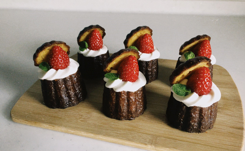 旬の果物を使ったフルーツカヌレ