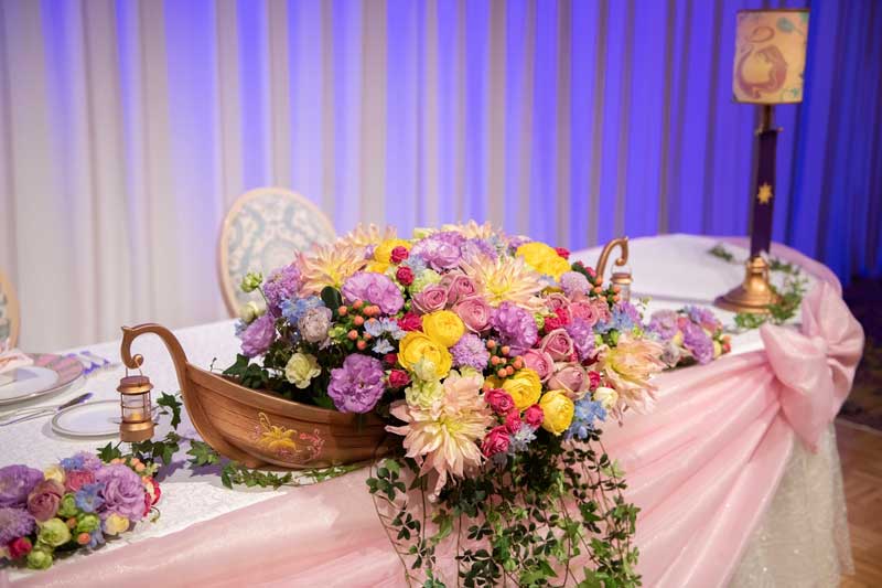 ディズニーアンバサダーホテルで映画「塔の上のラプンツェル」をイメージした会場装飾