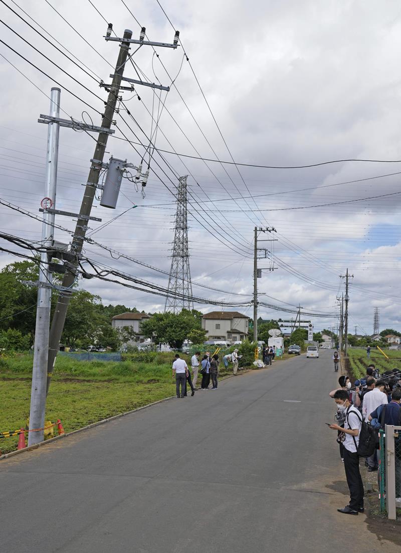 下校中の小学生の列にトラックが突っ込み、５人が死傷した事故現場＝６月、八街市（共同）