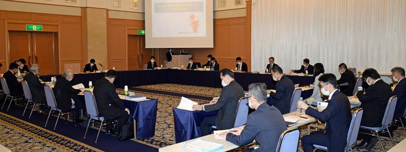 次期千葉県立高校改革推進プランの「計画原案」を議論する策定懇談会の委員