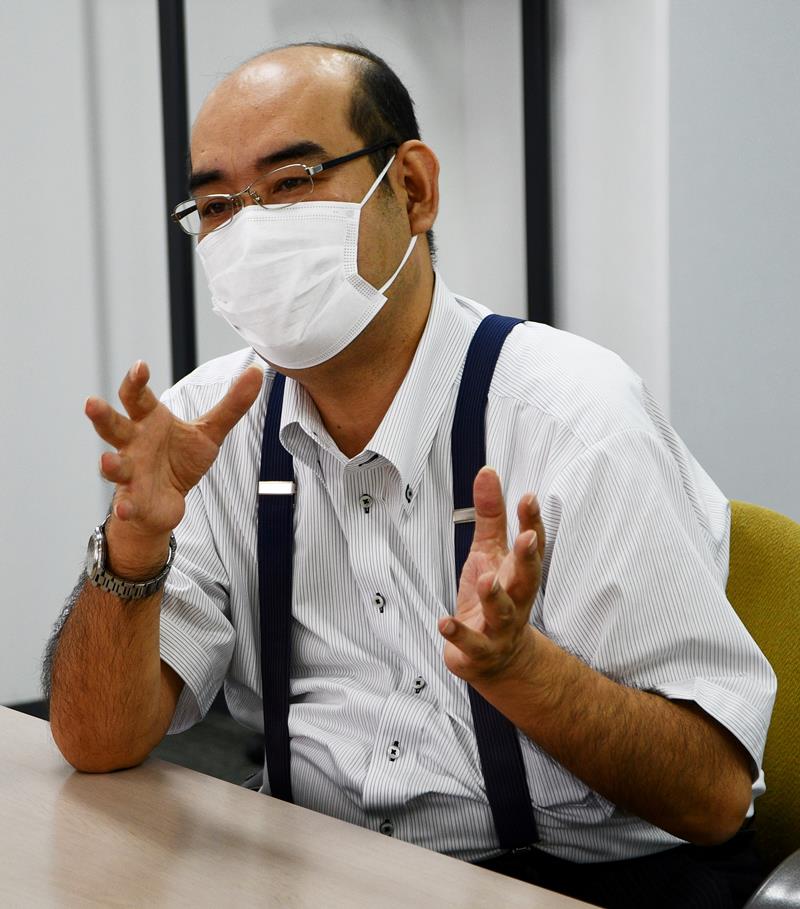 「心の隙間に酒があると、いつアルコール依存になってもおかしくない」と警鐘を鳴らす市原刑務所の山下教育専門官＝市原市