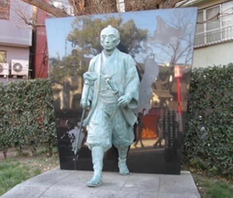 富岡八幡宮の忠敬像