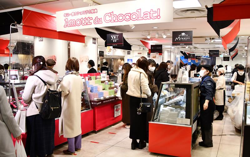 高島屋柏店で始まったチョコの特設売り場＝柏市
