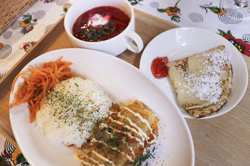 「マトリョーシカ」が提供するボルシチ（上）などの料理