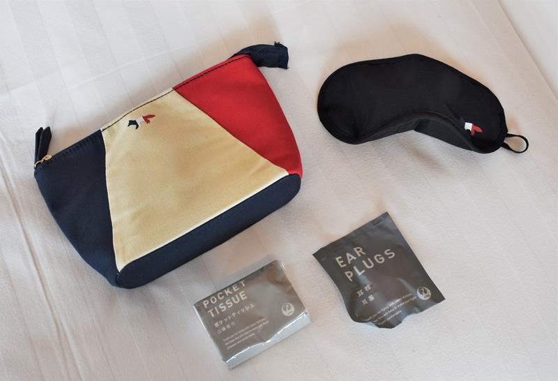 宿泊者に提供する国際線ビジネスクラスのアメニティー