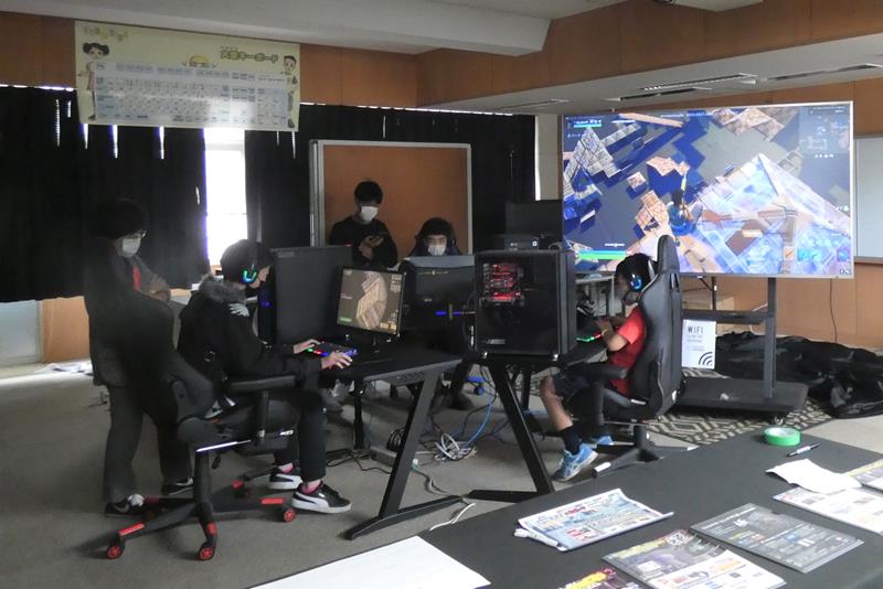 ｅスポーツに挑戦する子どもたち