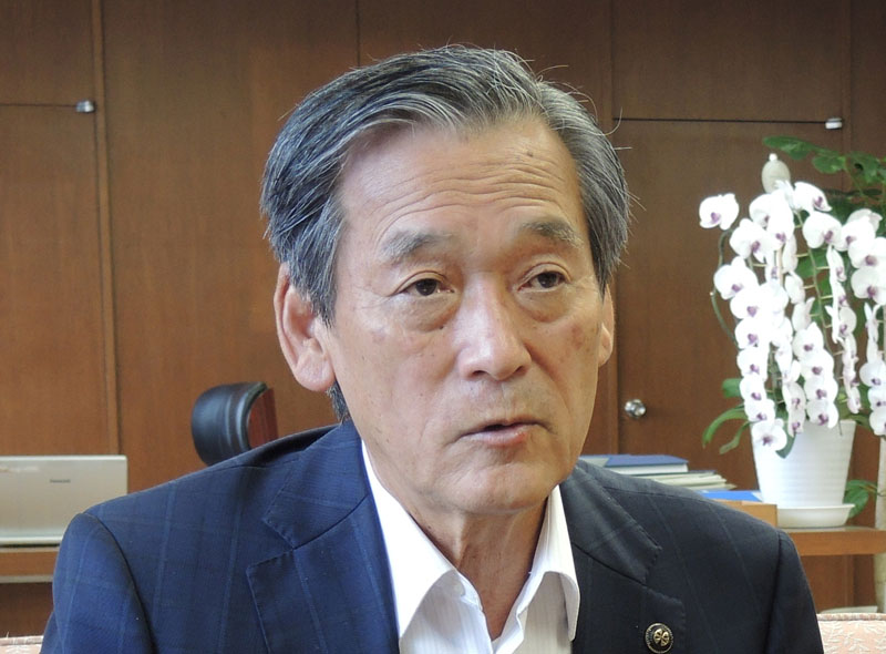 松戸市の本郷谷健次市長