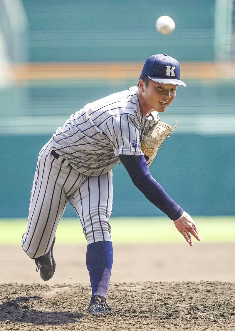 高岡商戦に先発した敦賀気比・上加世田＝８日、甲子園（共同）