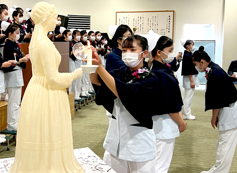 希望の光」看護の道へ 市原 労災専門学校で戴帽式 | 千葉日報