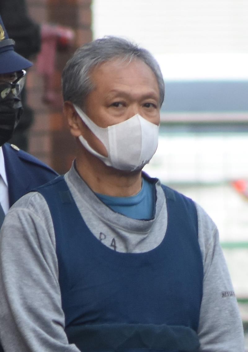 送検される吉野容疑者＝２日午後１時３分、東金署