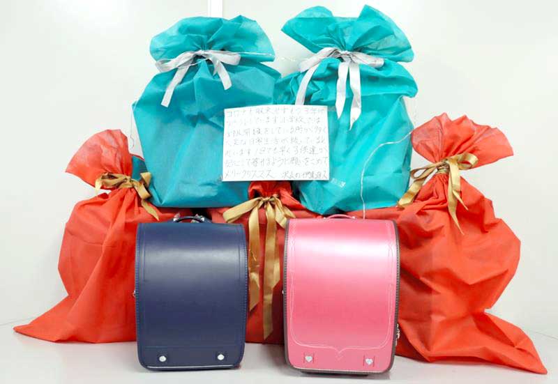 「伊達直人」さんから届けられたランドセル＝我孫子市提供