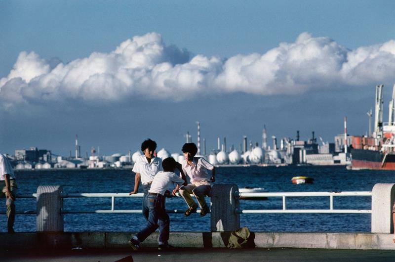 牛腸茂雄「見慣れた街の中で 30」(1978~80年、新潟市美術館蔵)