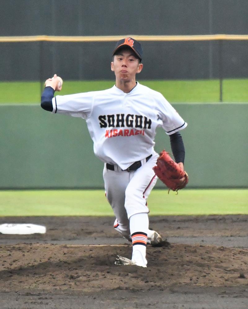 先発し、８回途中２失点と力投した木更津総合の石沢