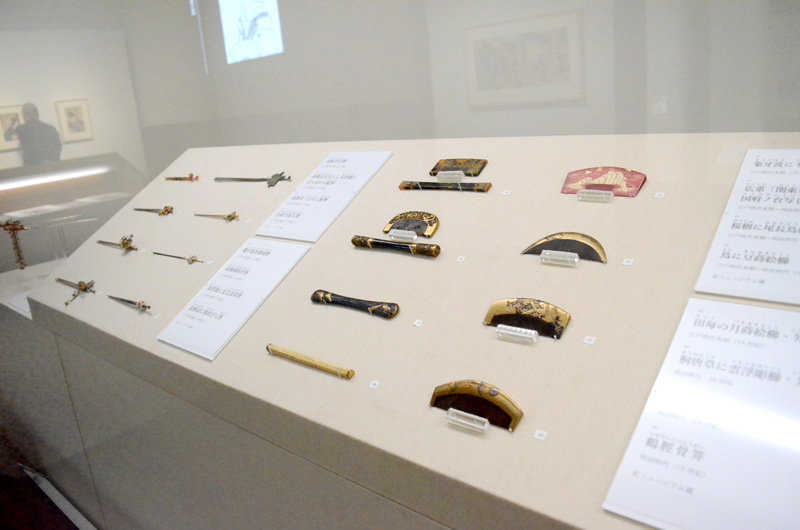江戸時代に実際に使われたくしやかんざしも展示している