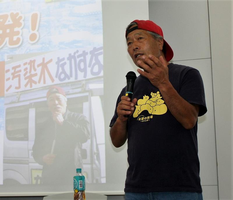 集会で講演する吉沢さん＝１７日、千葉市中央区