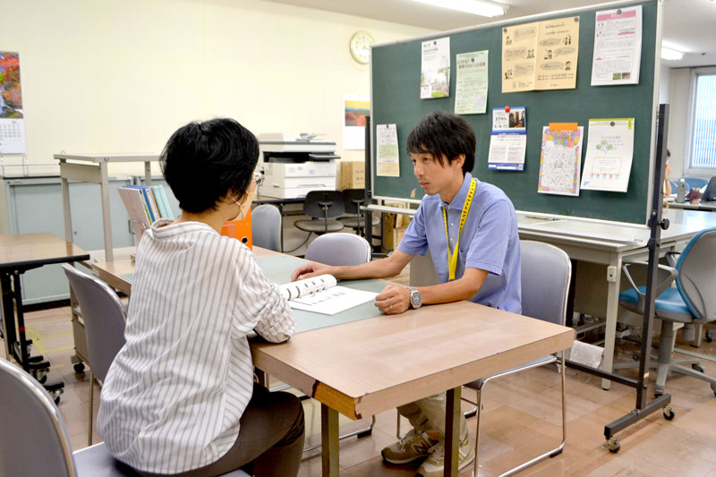 市民からのさまざまな相談に対応する「福祉まるごとサポートセンター」＝千葉市中央区の千葉中央コミュニティセンター