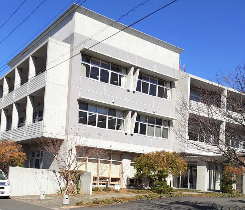 木更津看護学院が入る建物＝２０２２年２月、木更津市