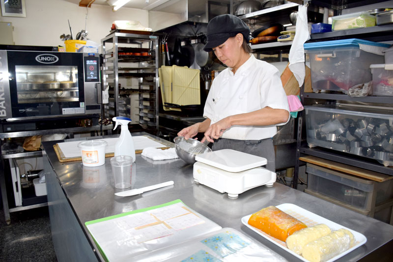 ３度の浸水被害を乗り越え、子どもたちの夢を後押しする川崎佐知子さん＝２４日、茂原市