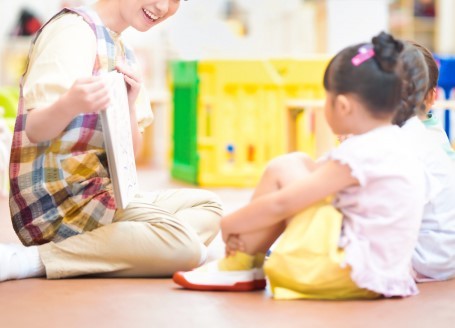 保育士の支援内容は自治体によって差が生じている（写真はイメージ）